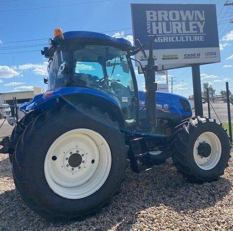 2025 NEW HOLLAND T6020 CAB image 2