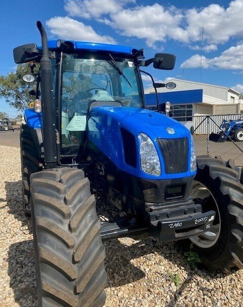 NEW HOLLAND T6070 LS image 3