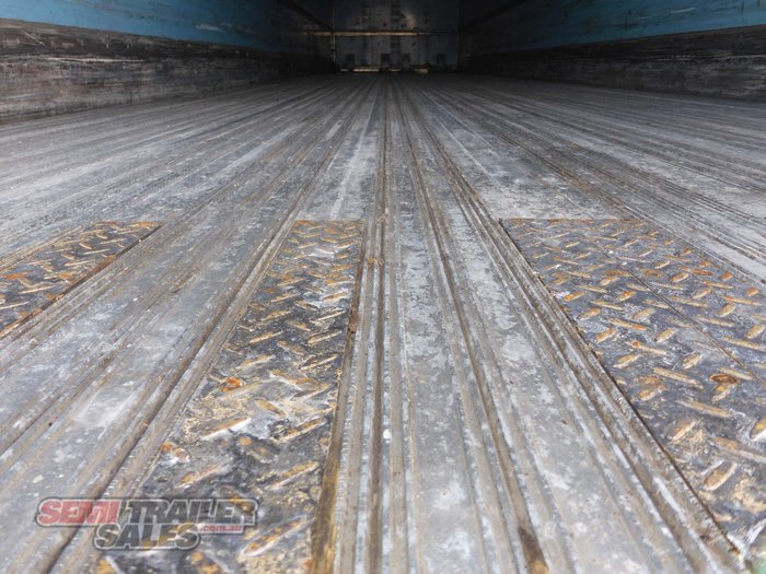 2004 Maxitrans 22 Pallet Refrigerated Pantech STAT WRITE OFF