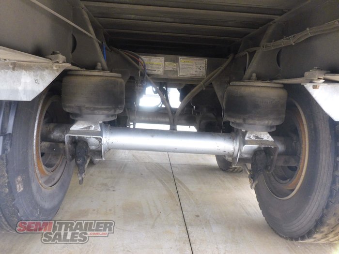 2004 Maxitrans 22 Pallet Refrigerated Pantech STAT WRITE OFF