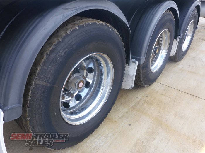 2004 Maxitrans 22 Pallet Refrigerated Pantech STAT WRITE OFF