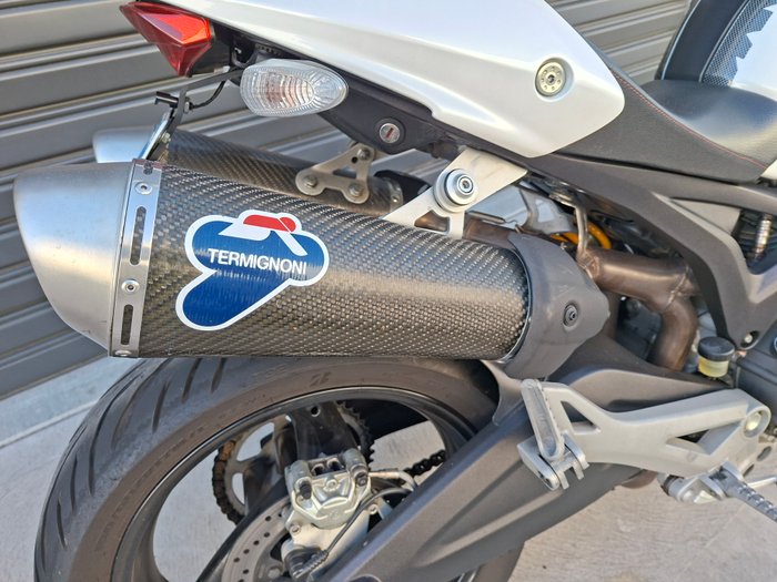 2010 Ducati Monster 696