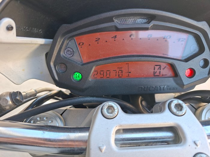 2010 Ducati Monster 696