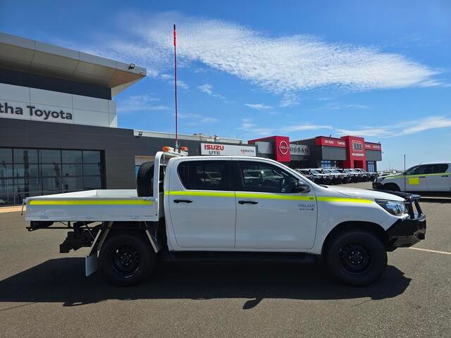 2020 TOYOTA Hilux 4X4 2.8L DSL D/C/C 6AT SR Glacier White
