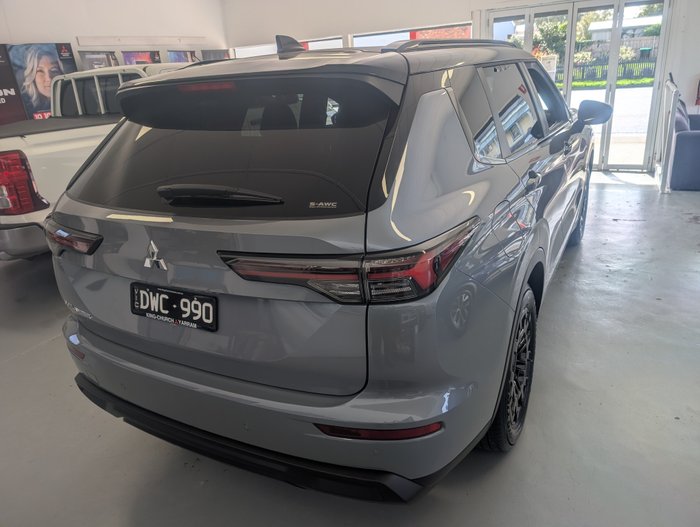 2025 Mitsubishi Outlander LS