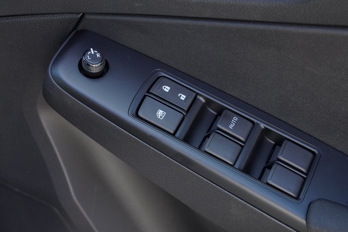 2025 Isuzu D-MAX X-RIDER