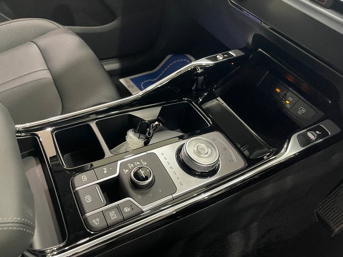 2025 KIA SORENTO SPORT +