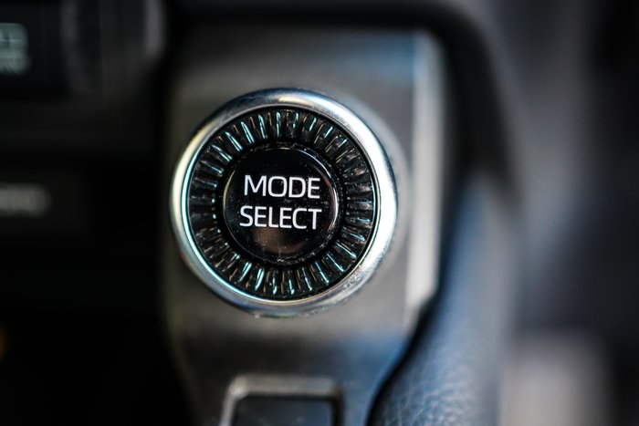 2025 Toyota PRADO GXL