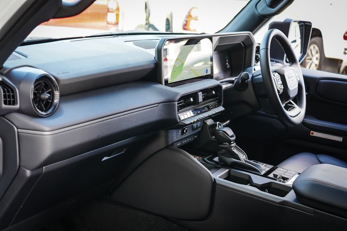 2025 Toyota PRADO GXL