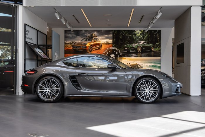 2021 Porsche 718 Cayman