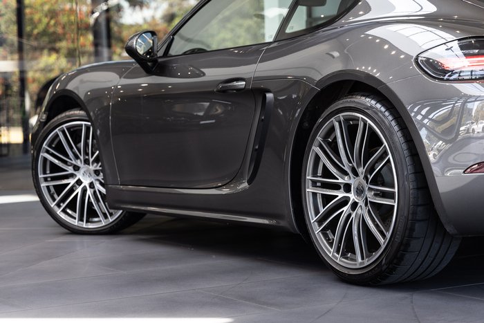 2021 Porsche 718 Cayman