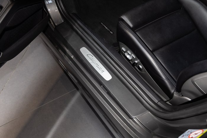 2021 Porsche 718 Cayman