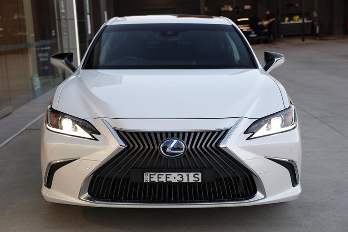 2019 Lexus ES300h ES300h Luxury 2.5L Hybrid Auto CVT Sedan 2435220 002