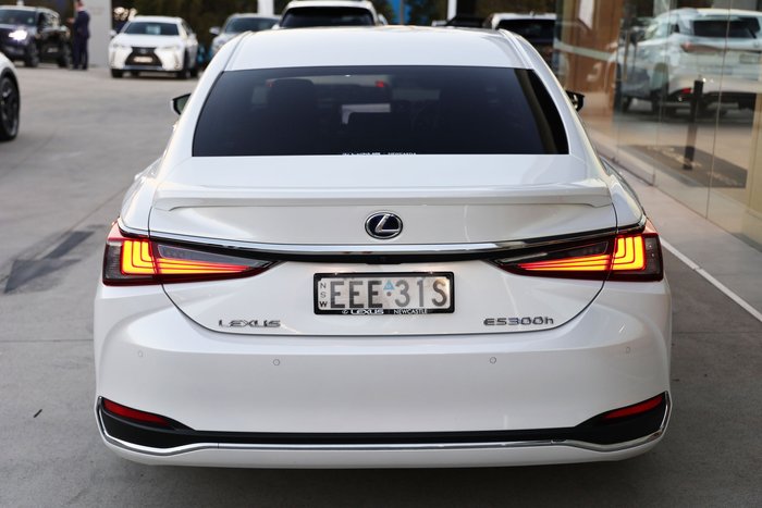 2019 Lexus ES300h ES300h Luxury 2.5L Hybrid Auto CVT Sedan 2435220 002