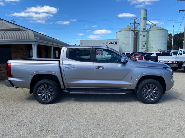 2025 MITSUBISHI Triton GLS