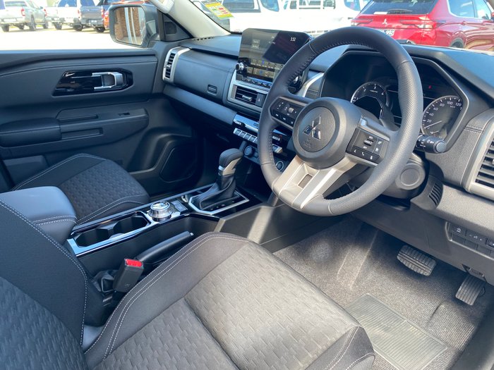 2025 MITSUBISHI Triton GLS