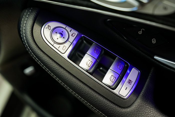 2022 Mercedes-Benz GLC-Class GLC300