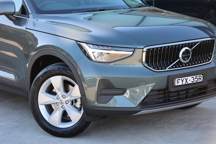 2026 Volvo XC40 Plus B4