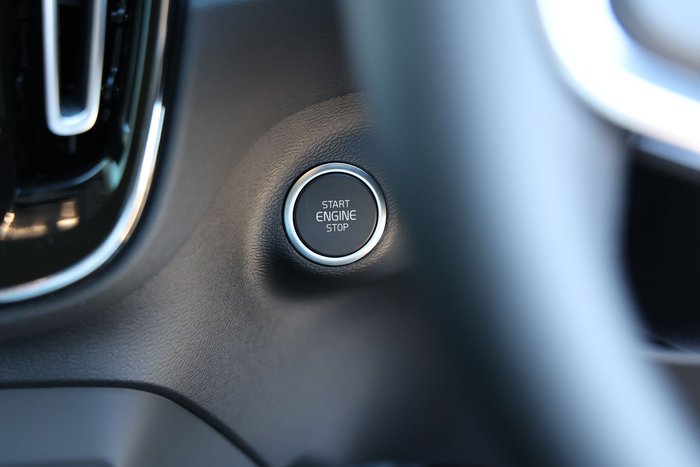 2026 Volvo XC40 Plus B4