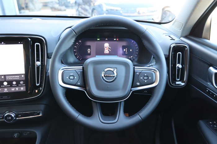 2026 Volvo XC40 Plus B4