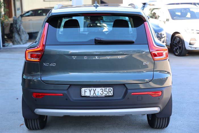 2026 Volvo XC40 Plus B4