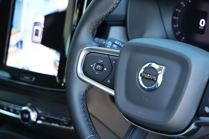 2026 Volvo XC40 Plus B4