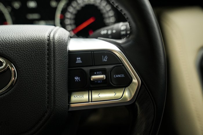 2024 Toyota Landcruiser Sahara ZX