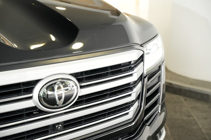 2024 Toyota Landcruiser Sahara ZX