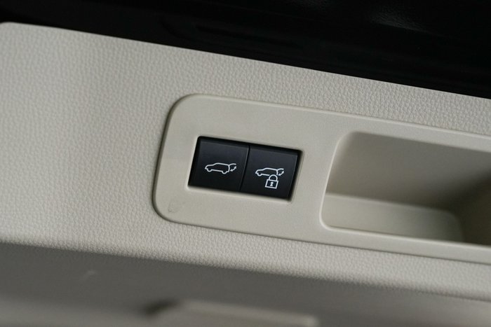 2024 Toyota Landcruiser Sahara ZX