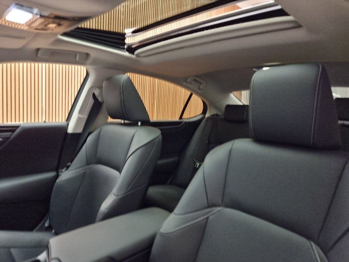 2024 Lexus ES300h Luxury 2.5L Hybrid Auto CVT Sedan