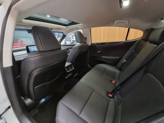 2024 Lexus ES300h Luxury 2.5L Hybrid Auto CVT Sedan