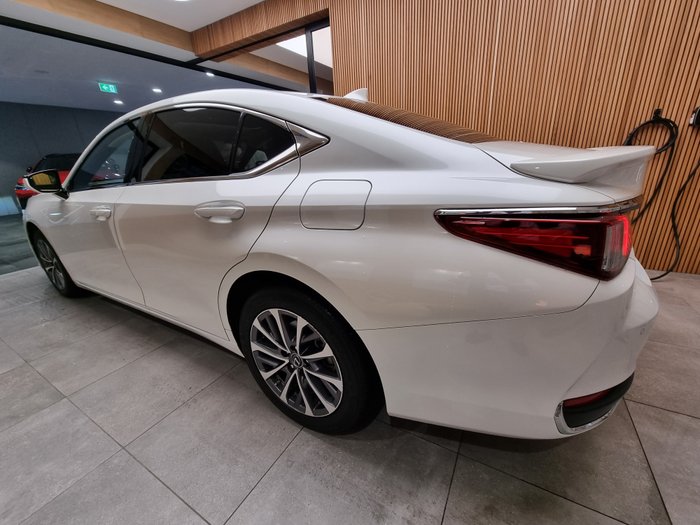 2024 Lexus ES300h Luxury 2.5L Hybrid Auto CVT Sedan