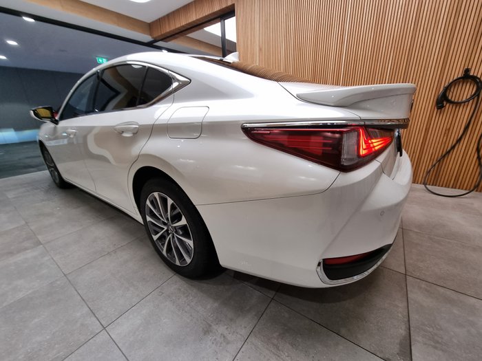 2024 Lexus ES300h Luxury 2.5L Hybrid Auto CVT Sedan