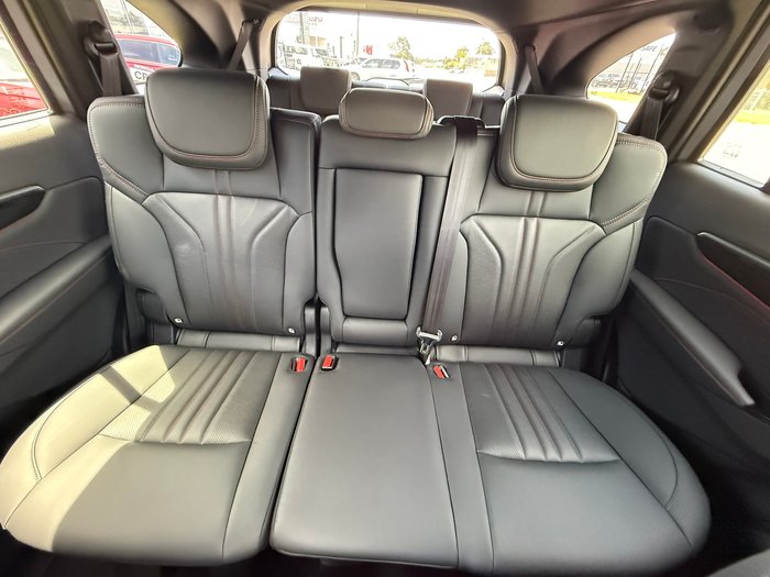 2025 Isuzu MU-X X-TERRAIN