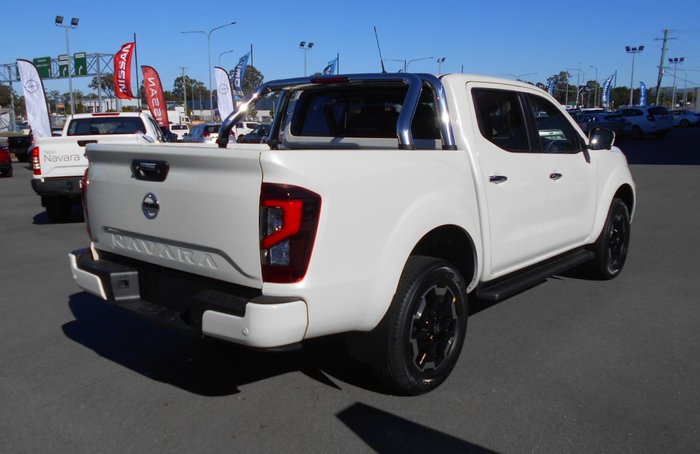 2024 Nissan Navara ST-X
