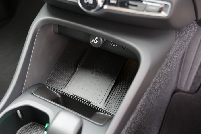2026 Volvo XC40 Plus B4