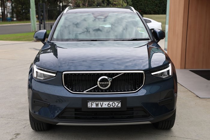 2026 Volvo XC40 Plus B4