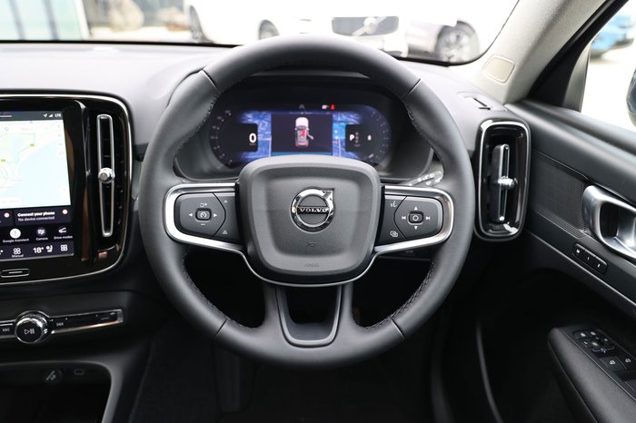 2026 Volvo XC40 Plus B4