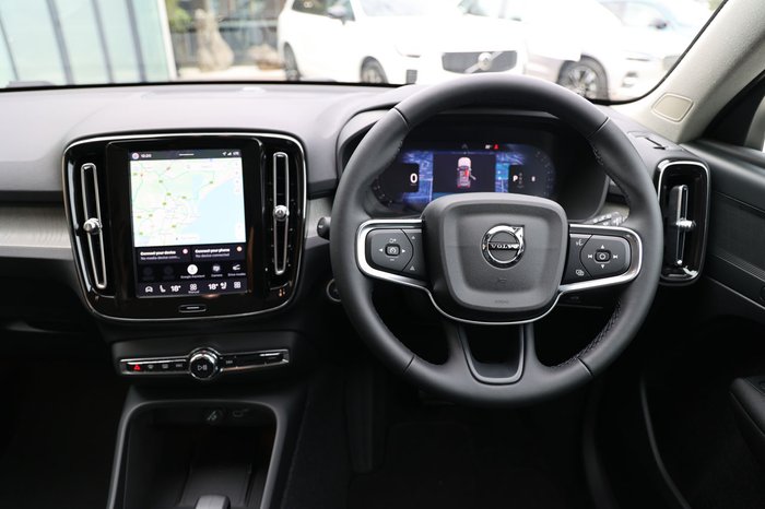 2026 Volvo XC40 Plus B4