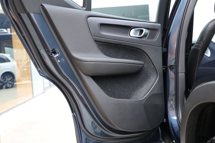 2026 Volvo XC40 Plus B4