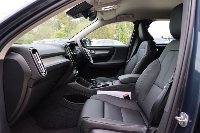 2026 Volvo XC40 Plus B4