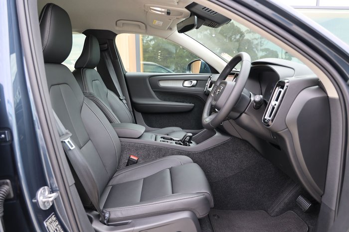 2026 Volvo XC40 Plus B4