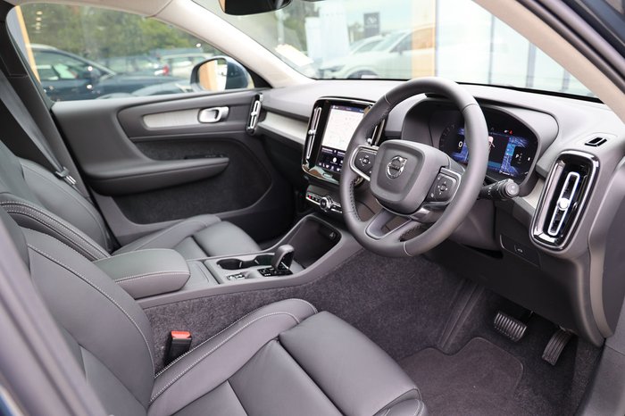 2026 Volvo XC40 Plus B4