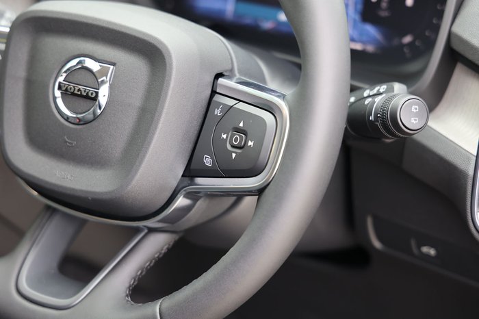 2026 Volvo XC40 Plus B4