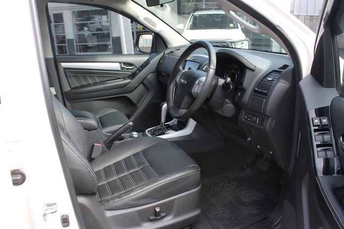 2017 Isuzu MU-X LS-T