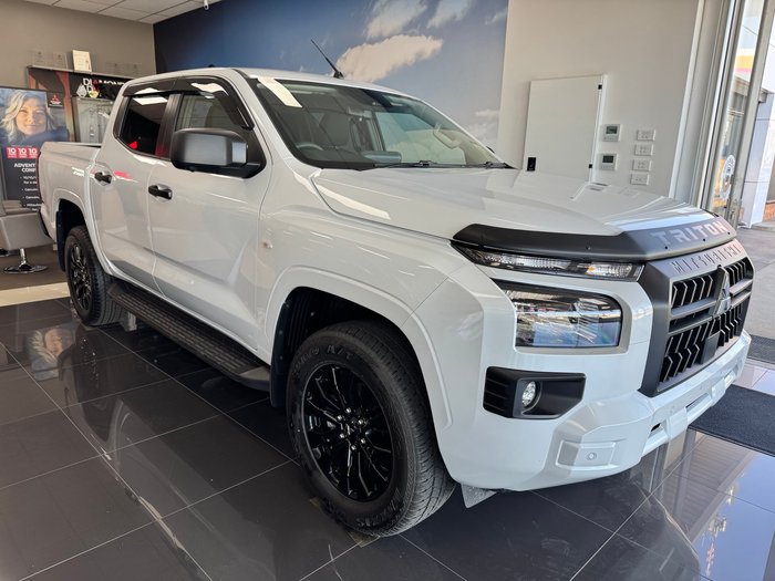 2025 MITSUBISHI Triton GLX-R