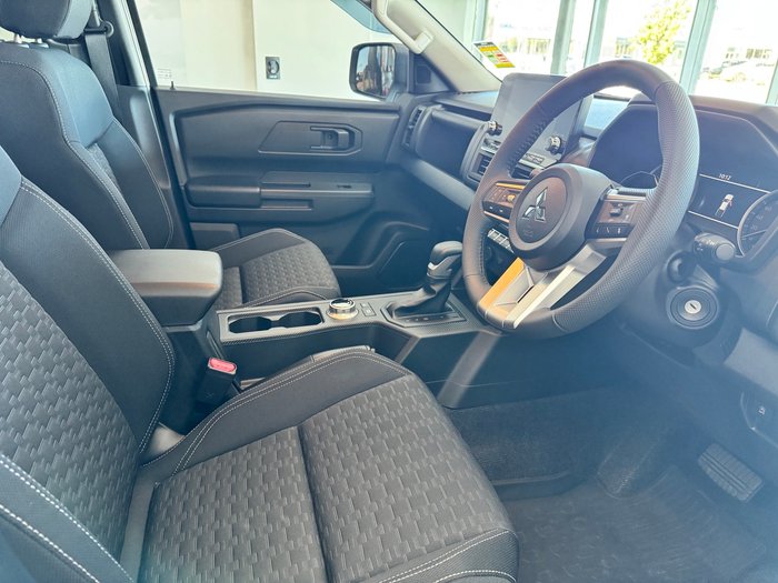 2025 MITSUBISHI Triton GLX-R