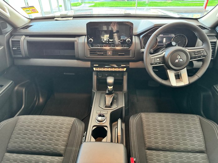 2025 MITSUBISHI Triton GLX-R