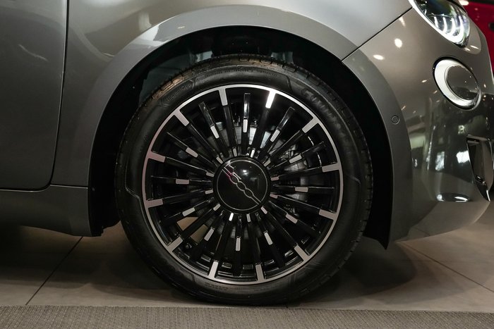 2023 Fiat 500e La Prima