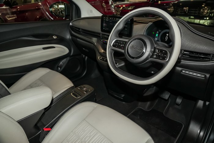 2023 Fiat 500e La Prima